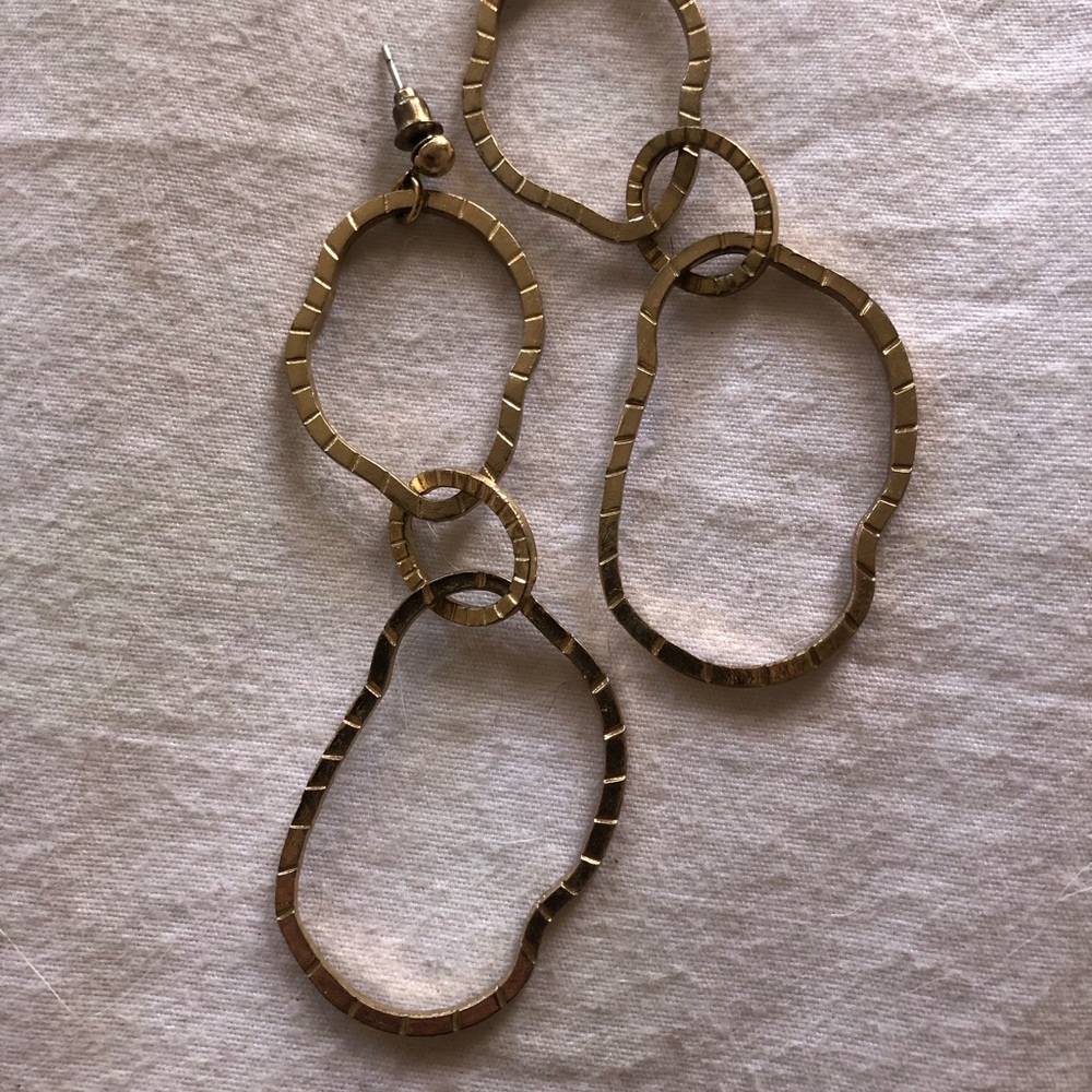 Gold abstract shape earrings - Francescas